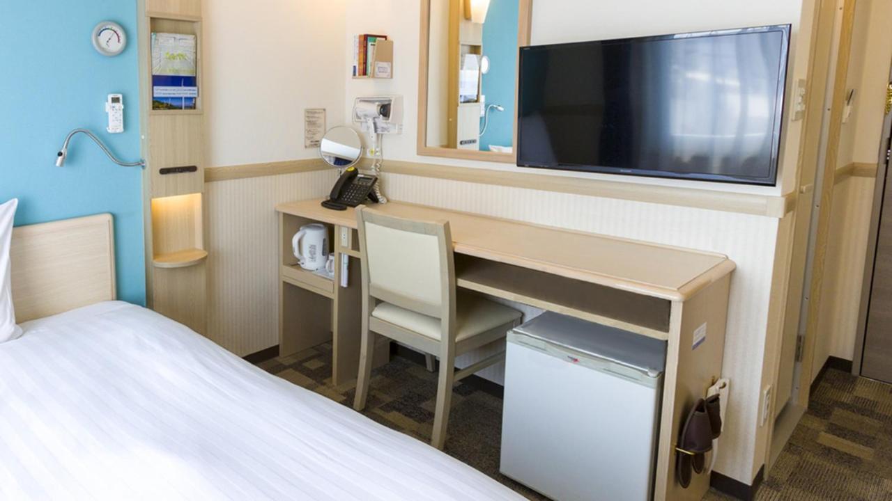Toyoko Inn Hiroshima-Eki Stadium Mae Exteriör bild